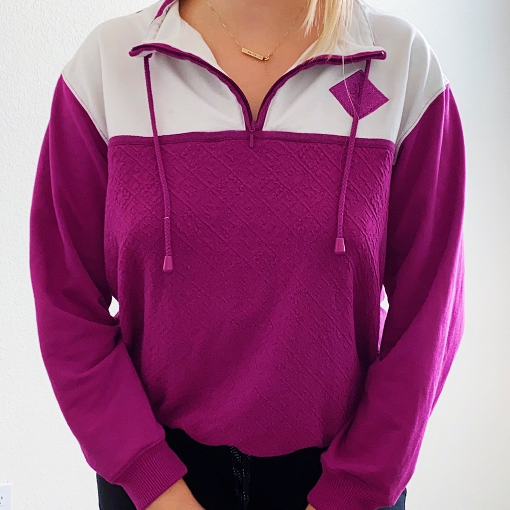 Cozy and cute forever, truly a timeless sweater !